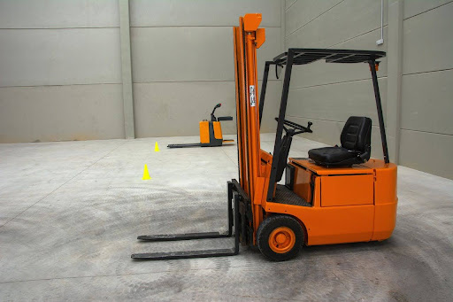 hire electric forklift