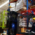Difference between Counterbalance Forklift and Reach Forklift