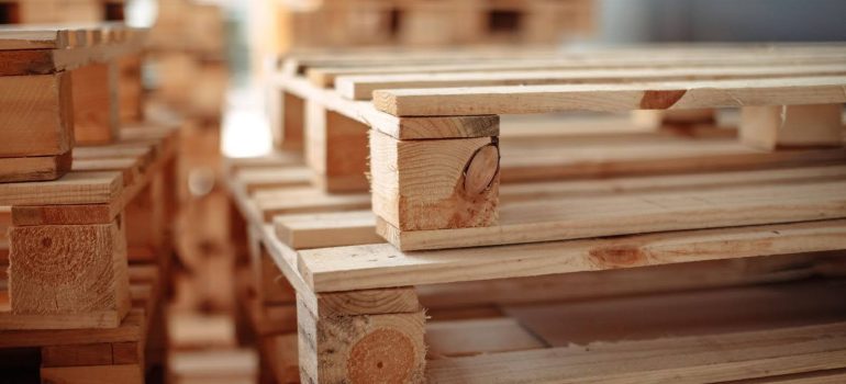 Skids vs Pallets