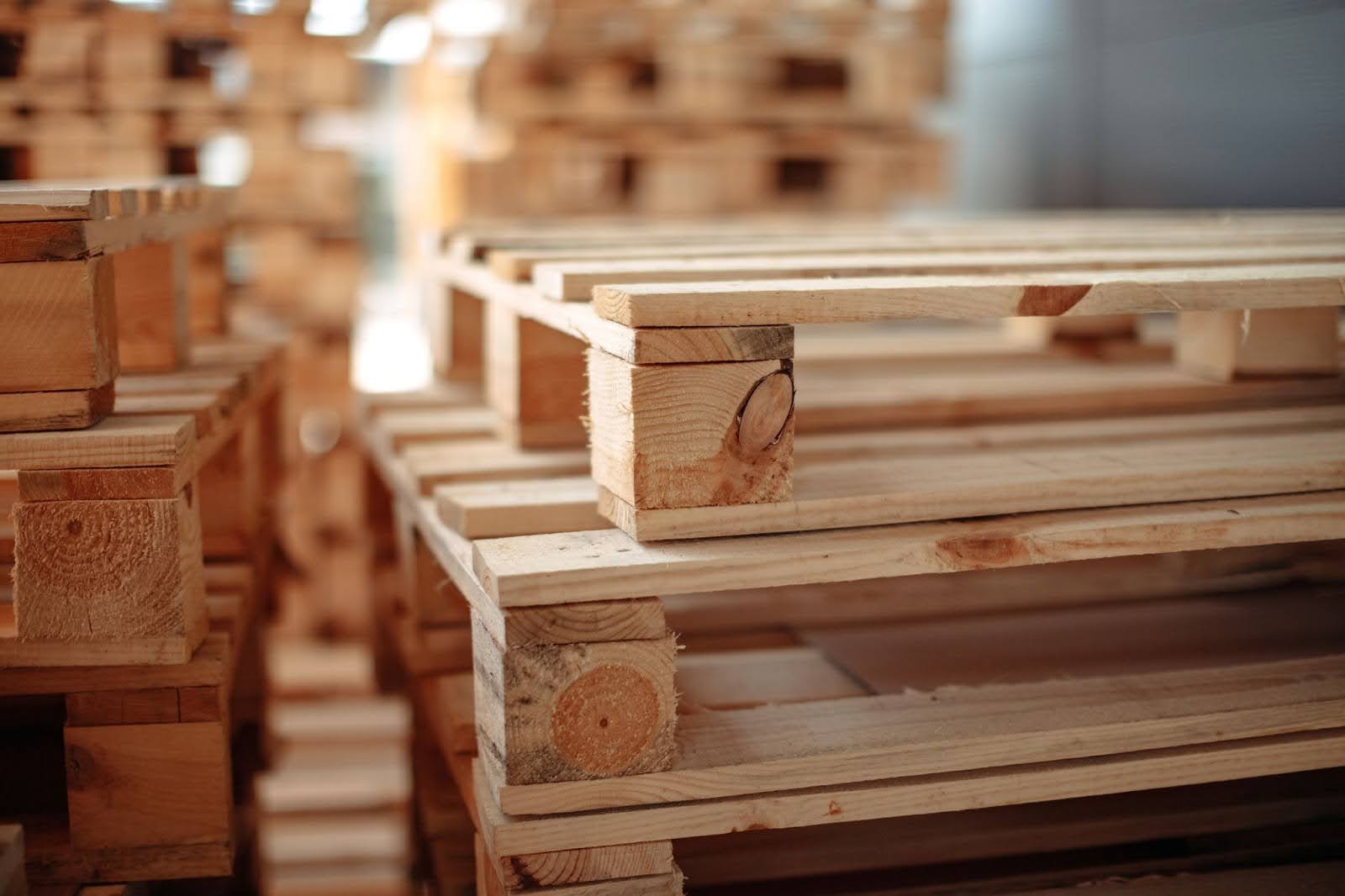 Skids vs Pallets